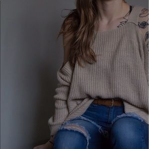 Super cozy oversized cream sweater M/L
